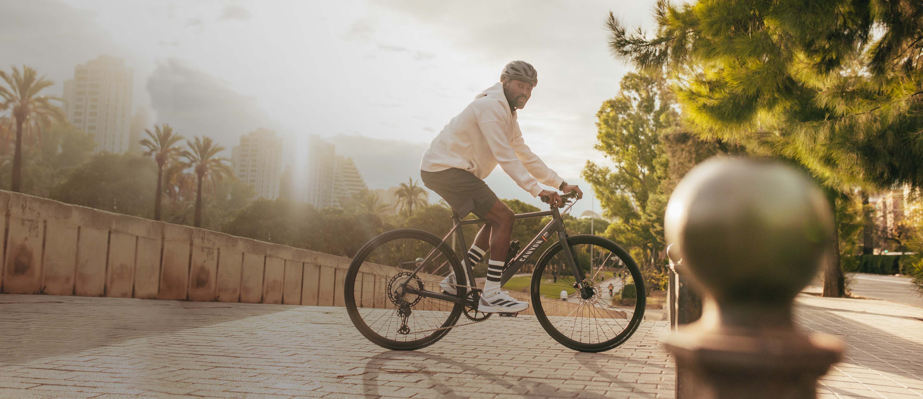 Canyon store touring bike