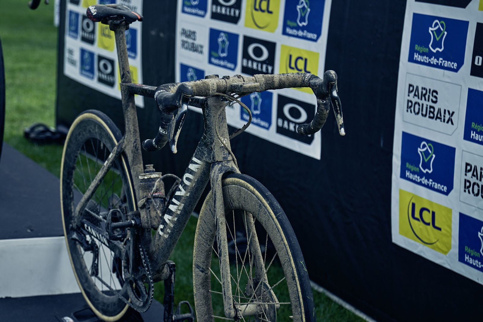 canyon paris roubaix bike