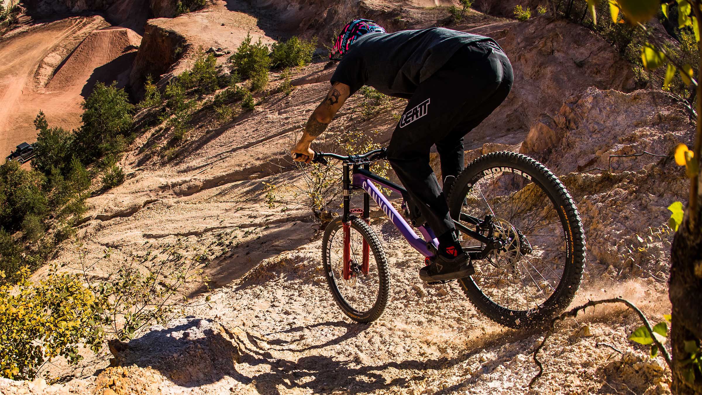 canyon sender downhill bike