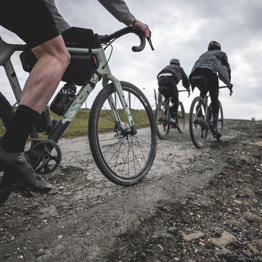 Comment choisir ses prolongateurs en gravel et en bikepacking ?