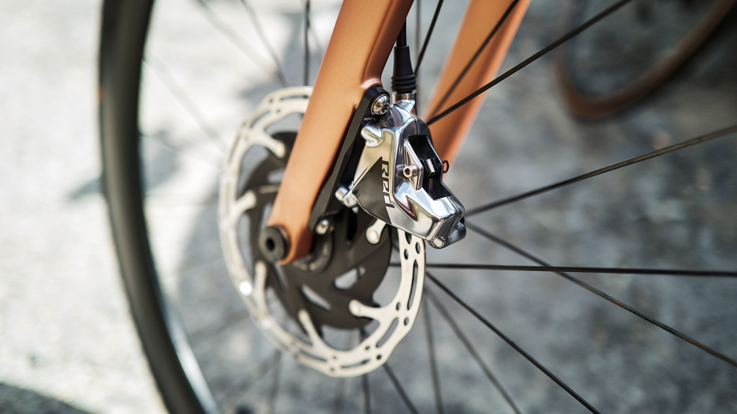 Bike with deals disc brakes