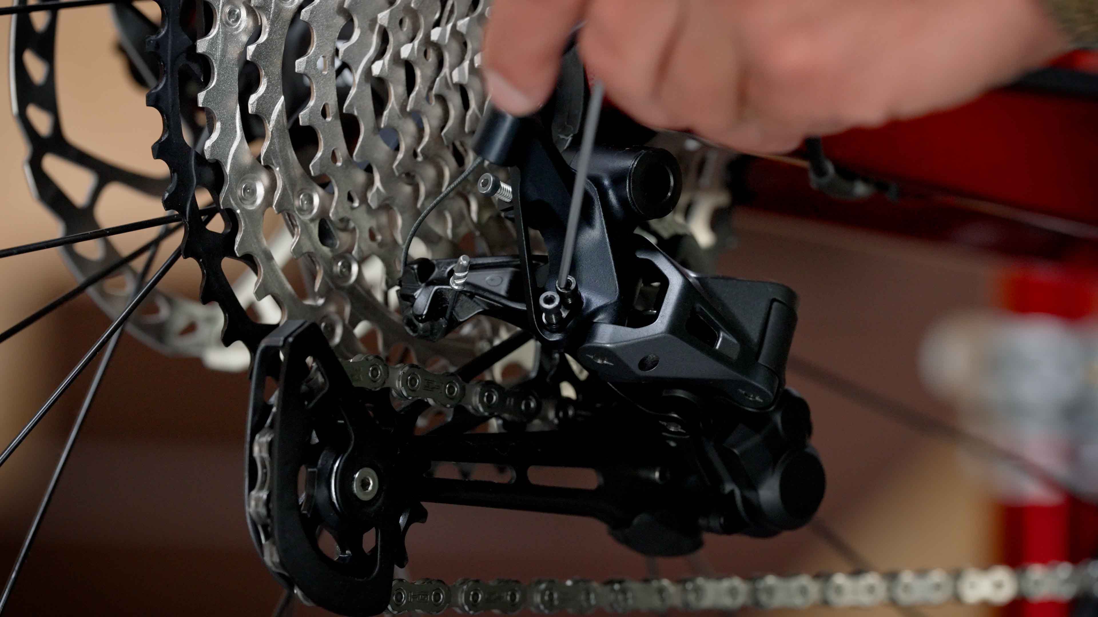 Sådan justerer du din mekaniske Shimano bagskifter