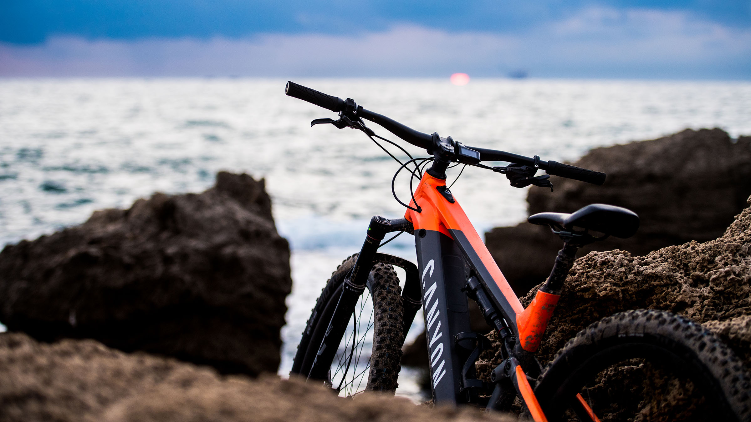 canyon electric mountain bikes