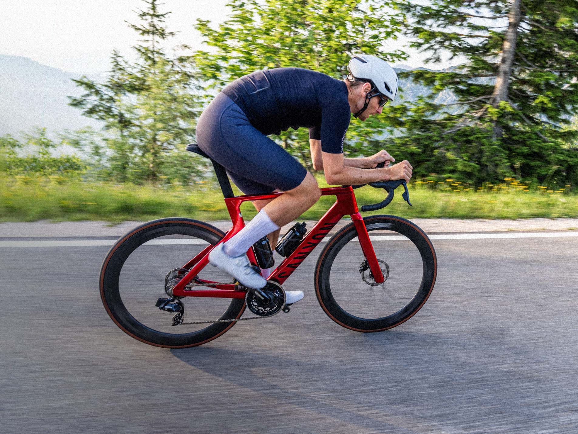 Pro Tips for Road Cycling: Techniques, Skills, and Pedaling | CANYON PH