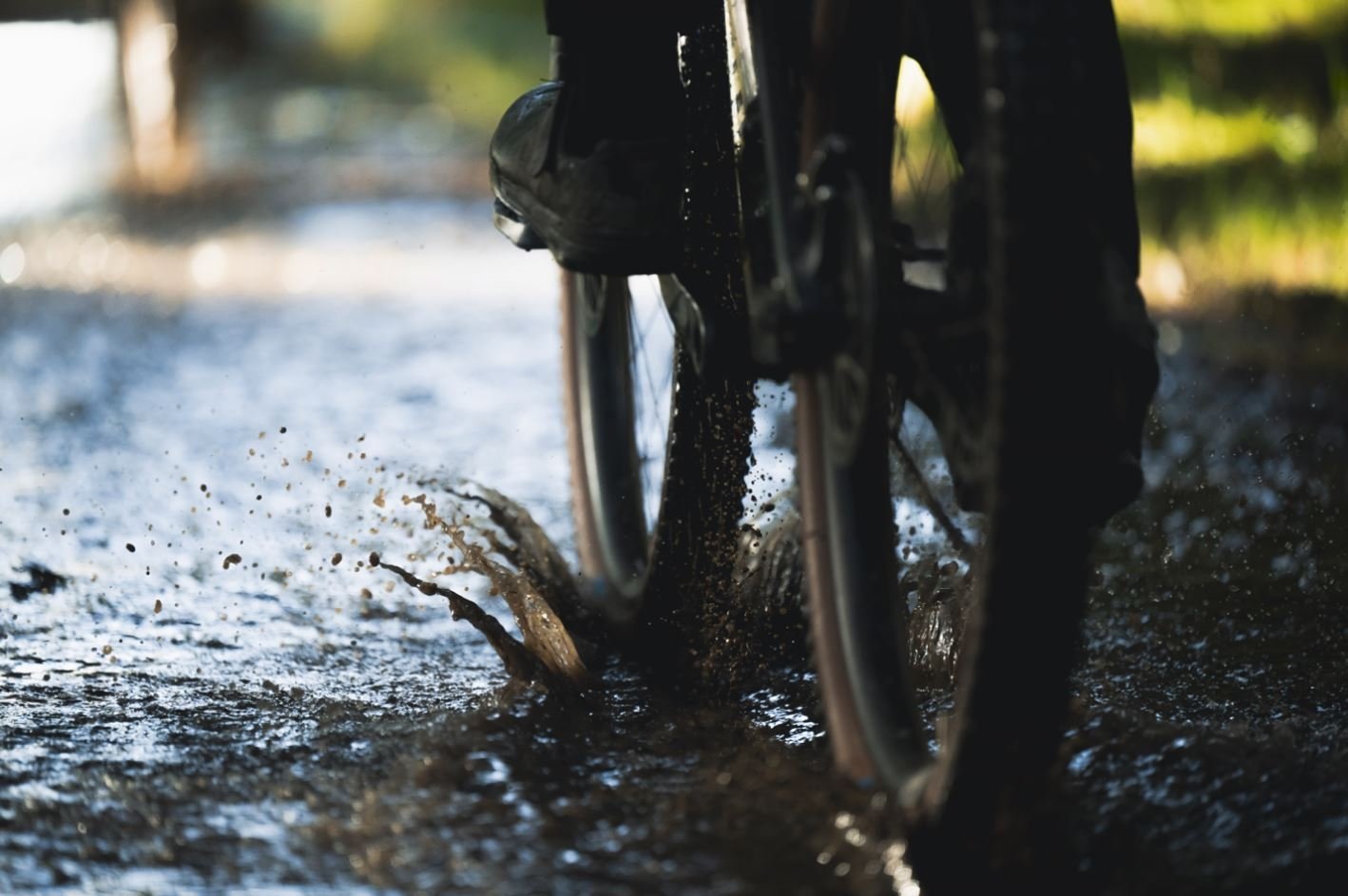 Nur im Regen solltest du dein E-Bike nicht stehen lassen