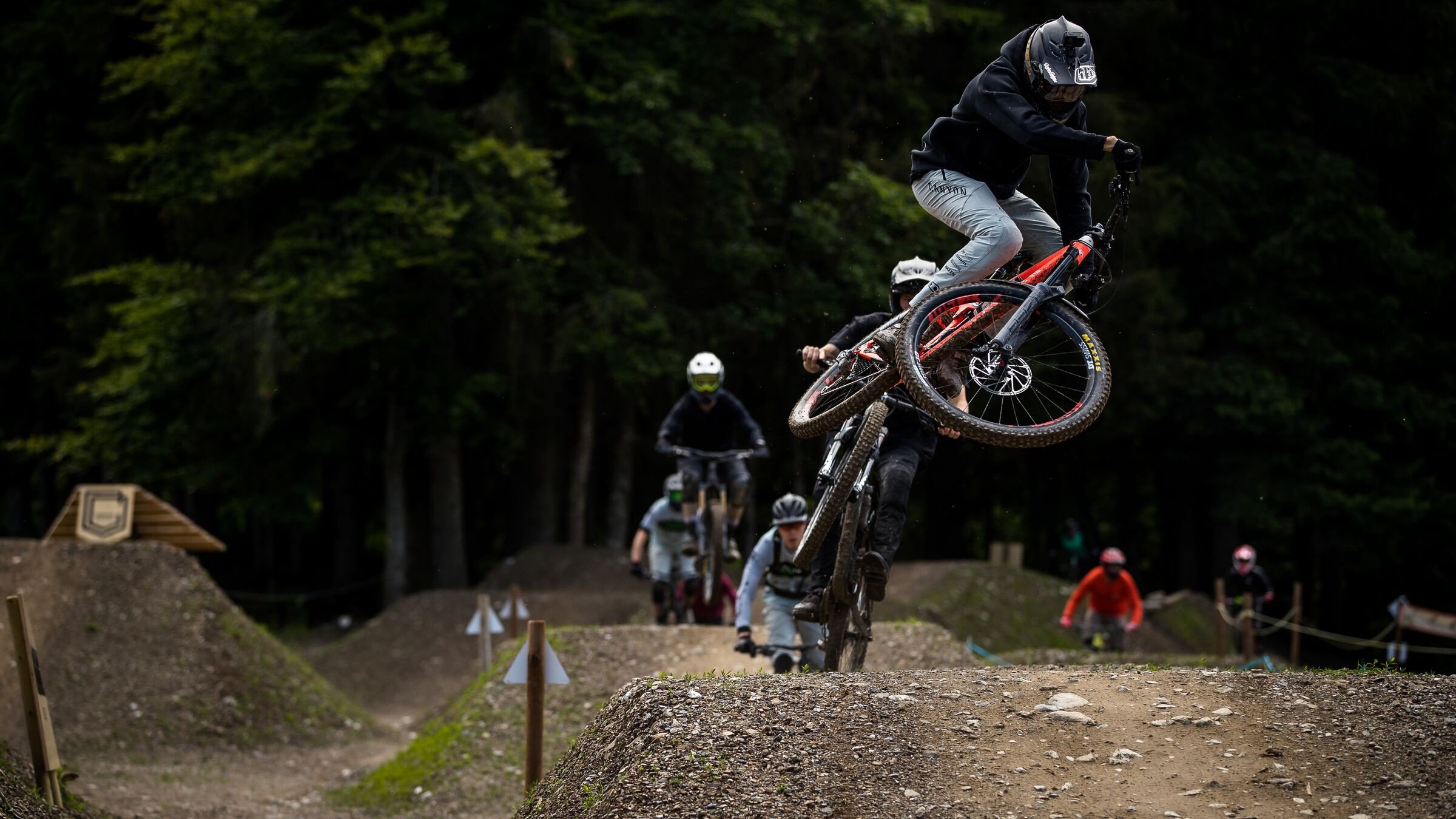 Verfeinere deine Skills im Bikepark Samerberg