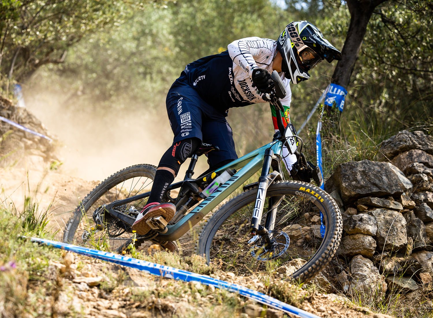 Smoother rides: Achieving the right suspension and travel setup for your mtb adventure. 